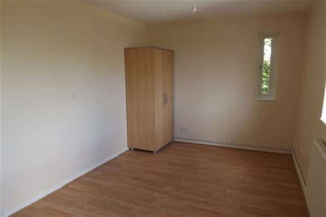  Image of 2 bedroom Flat to rent in Helford Place Fishermead Milton Keynes MK6 at Milton Keynes, MK6 2DQ
