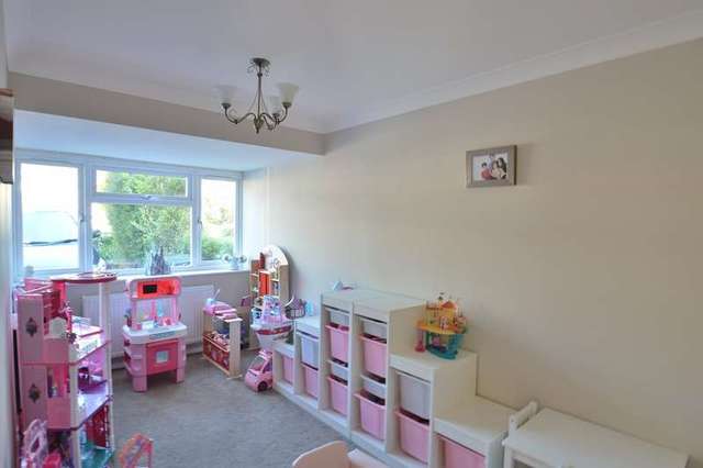  Image of 3 bedroom End of Terrace for sale in Flexford Close Chandler