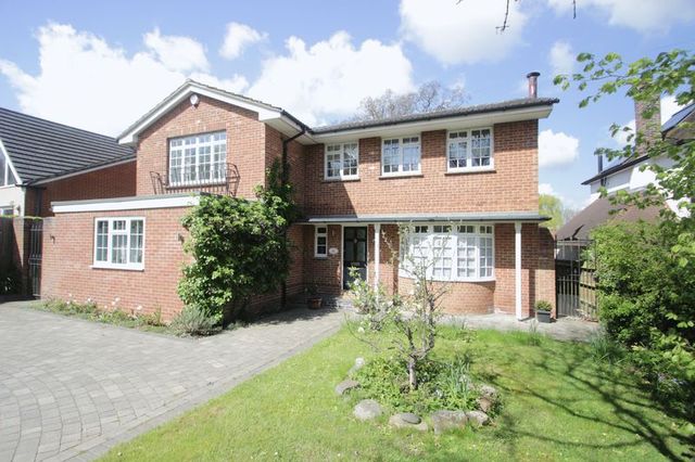  Image of 5 bedroom Detached house for sale in Forest Crescent Ashtead KT21 at Forest Crescent  Ashtead, KT21 1JU
