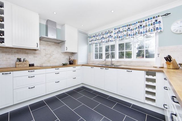  Image of 5 bedroom Detached house for sale in Forest Crescent Ashtead KT21 at Forest Crescent  Ashtead, KT21 1JU