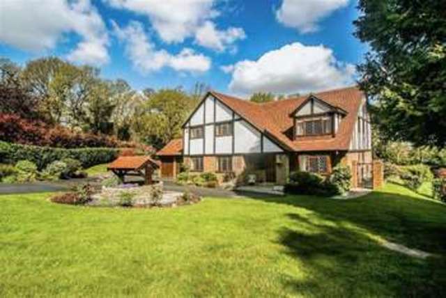  Image of 5 bedroom Property for sale in Foxglove Gardens Purley CR8 at Foxglove Gardens Webb Estate, Purley Webb Estate, Purley, CR8 3LQ