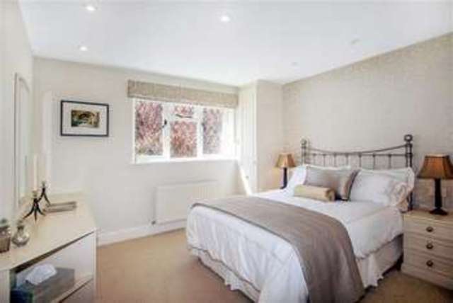  Image of 5 bedroom Property for sale in Foxglove Gardens Purley CR8 at Foxglove Gardens Webb Estate, Purley Webb Estate, Purley, CR8 3LQ