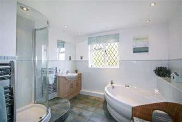  Image of 5 bedroom Property for sale in Foxglove Gardens Purley CR8 at Foxglove Gardens Webb Estate, Purley Webb Estate, Purley, CR8 3LQ