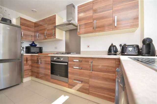  Image of 2 bedroom Ground Flat for sale in Foxtail Road Waterlooville PO7 at Waterlooville Hampshire Waterlooville, PO7 7QW