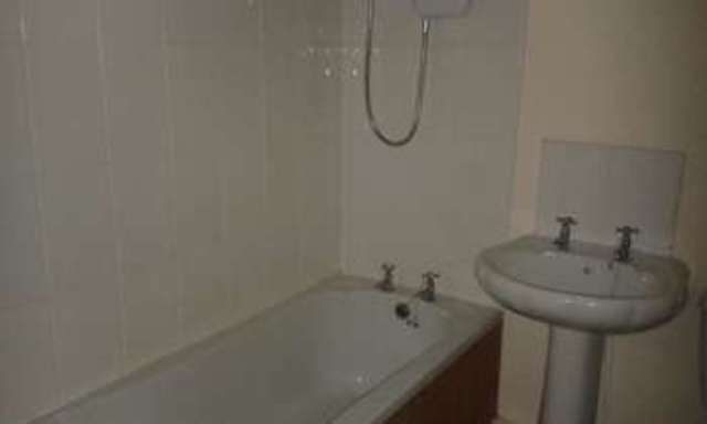  Image of 2 bedroom Flat to rent in Frederick Street South Shields NE33 at Frederick Street South Sheilds Newcastle upon tyne, NE33 5DY