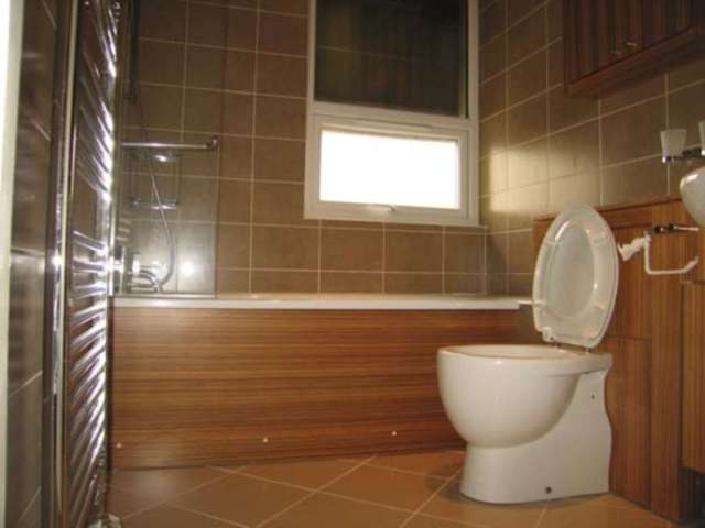  Image of 2 bedroom Flat to rent in Friern Barnet Road London N11 at Friern Barnet Road Friern Barnet London, N11 3EG