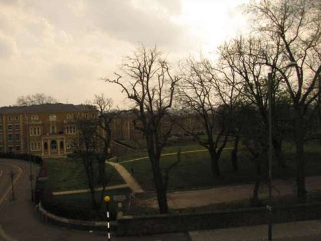  Image of 2 bedroom Flat to rent in Friern Barnet Road London N11 at Friern Barnet Road Friern Barnet London, N11 3EG