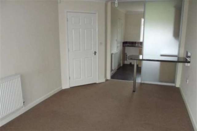  Image of 2 bedroom Bungalow to rent in Gardeners Close Carlton Nottingham NG4 at Nottingham, NG4 3JG