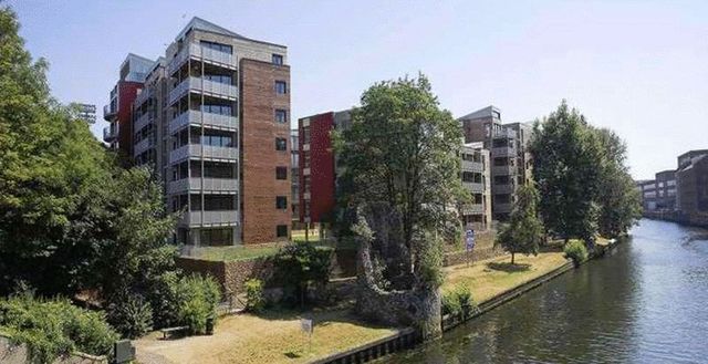  Image of 1 bedroom Flat for sale in Geoffrey Watling Way Norwich NR1 at Geoffrey Watling Way  Norwich, NR1 1GW