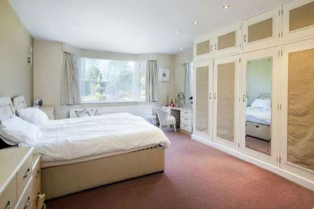  Image of 5 bedroom Detached house for sale in Gibbet Hill Road Coventry CV4 at Gibbet Hill Road  Coventry, CV4 7AJ