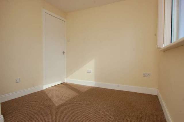  Image of 2 bedroom Flat to rent in Glebe Avenue Dunoon PA23 at Glebe Avenue  Dunoon, PA23 8DA
