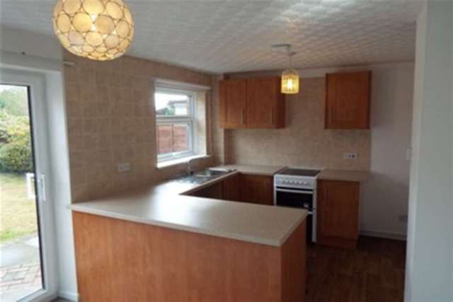  Image of 3 bedroom Semi-Detached house to rent in Gloucester Close Woolston Warrington WA1 at Warrington, WA1 4HP