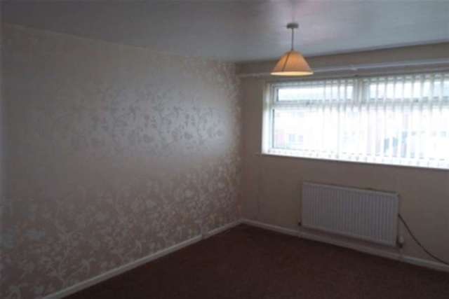  Image of 3 bedroom Semi-Detached house to rent in Gloucester Close Woolston Warrington WA1 at Warrington, WA1 4HP