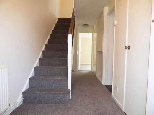  Image of 3 bedroom Terraced house to rent in Glover Close Leyland PR26 at Glover Close  Leyland, PR26 8NL