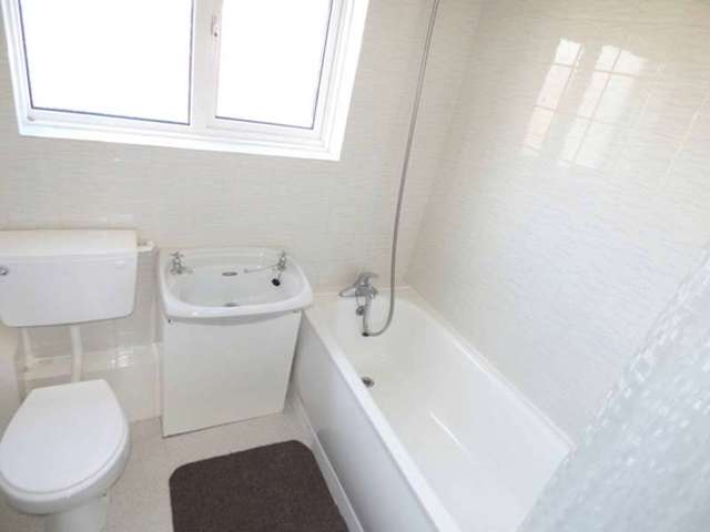 Image of 3 bedroom Terraced house to rent in Glover Close Leyland PR26 at Glover Close  Leyland, PR26 8NL