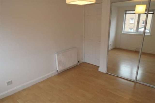  Image of 2 bedroom Flat to rent in Golfhill Drive Dennistoun Glasgow G31 at Glasgow, G31 2NZ