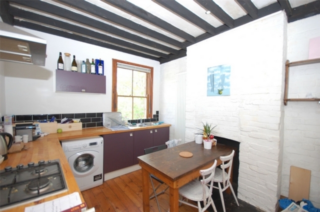  Image of 2 bedroom Flat to rent in Goodson Road London NW10 at Harlesden Harlesden, NW10 9LR