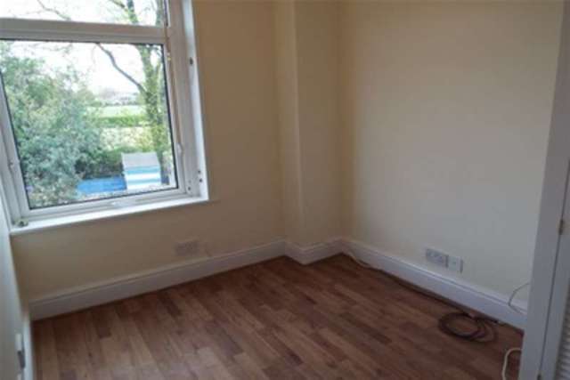  Image of 2 bedroom Terraced house to rent in Green End Lane Wakefield WF2 at Wakefield, WF2 7AG