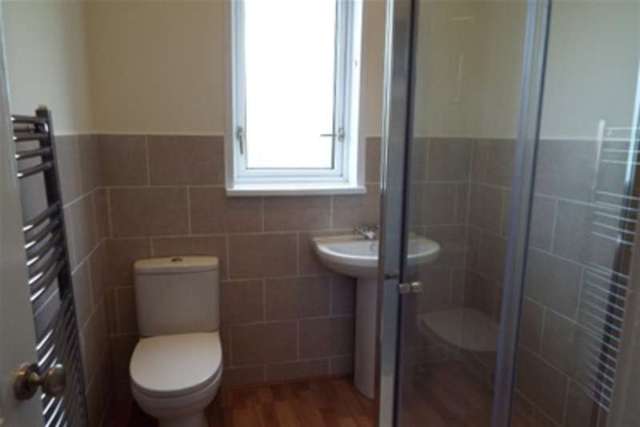  Image of 2 bedroom Terraced house to rent in Green End Lane Wakefield WF2 at Wakefield, WF2 7AG