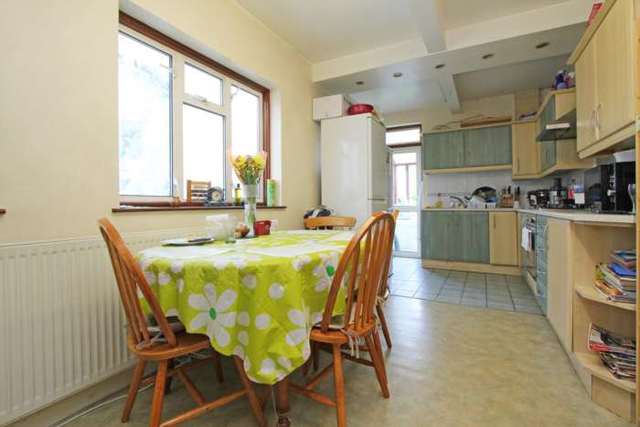  Image of 5 bedroom Detached house to rent in Green Lane London SW16 at Green Lane Norbury-streatham London, SW16 3BJ