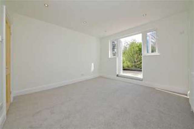  Image of 2 bedroom Flat for sale in Green Lanes London N13 at Green Lanes Palmers Green Palmers Green, N13 4DR