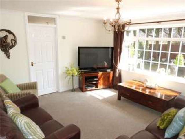  Image of 3 bedroom Terraced house to rent in Greenhow Bracknell RG12 at Bracknell Berkshire Easthampstead, RG12 7RJ