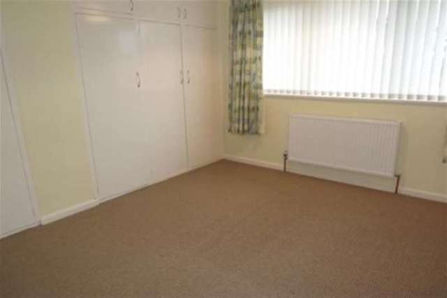  Image of 3 bedroom Detached house to rent in Greenside Avenue Chesterfield S41 at Chesterfield, S41 8SD