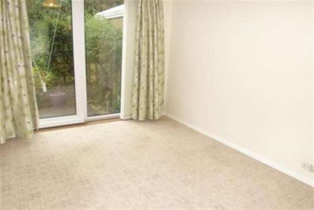  Image of 3 bedroom Detached house to rent in Greenside Avenue Chesterfield S41 at Chesterfield, S41 8SD