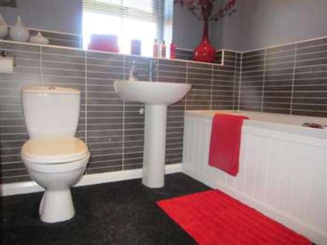  Image of 4 bedroom Property for sale in Griffiths Way Hucknall Nottingham NG15 at Griffiths Way Nottingham Nottignham, NG15 7UU