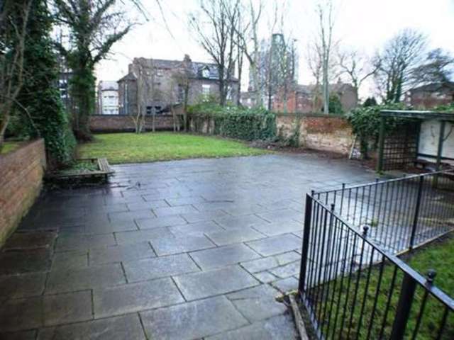  Image of 2 bedroom Flat to rent in Grove Park Toxteth Liverpool L8 at Liverpool, L8 0TL