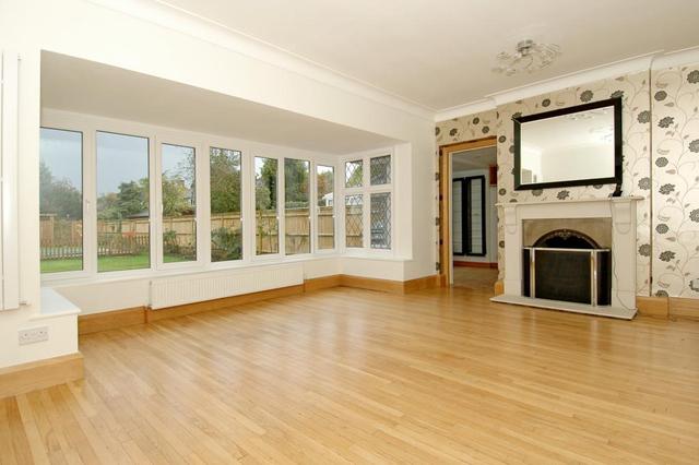  Image of 4 bedroom Detached house to rent in Grove Way Esher KT10 at Esher Surrey Surrey, KT10 8HN