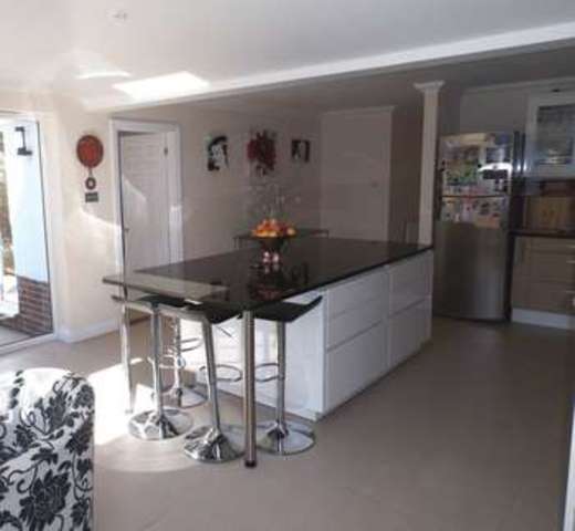  Image of 5 bedroom Detached house to rent in Harbour Road Hayling Island PO11 at Harbour Road  Hayling Island, PO11 0HR