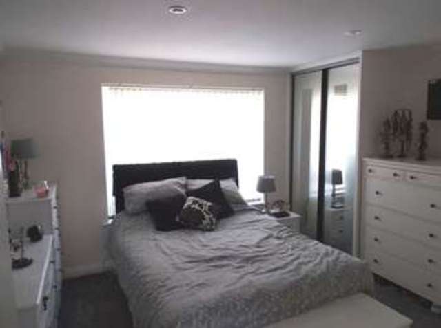  Image of 5 bedroom Detached house to rent in Harbour Road Hayling Island PO11 at Harbour Road  Hayling Island, PO11 0HR