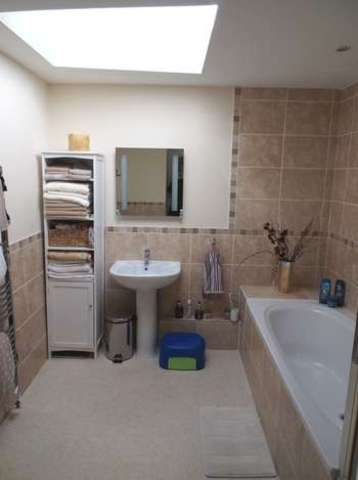  Image of 5 bedroom Detached house to rent in Harbour Road Hayling Island PO11 at Harbour Road  Hayling Island, PO11 0HR