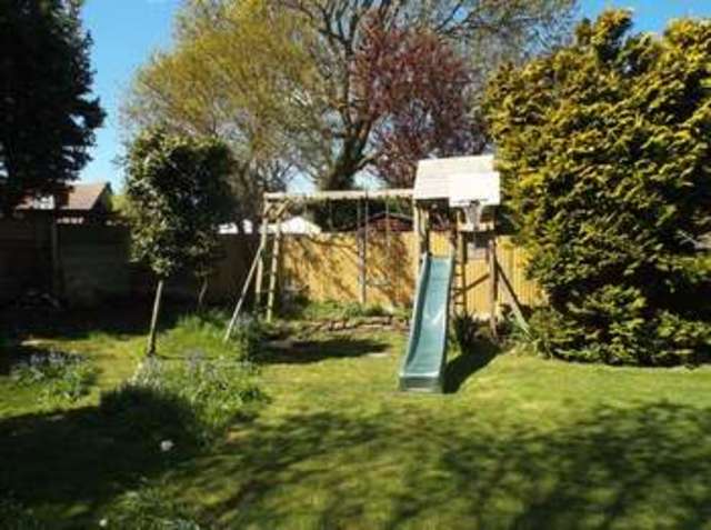  Image of 5 bedroom Detached house to rent in Harbour Road Hayling Island PO11 at Harbour Road  Hayling Island, PO11 0HR