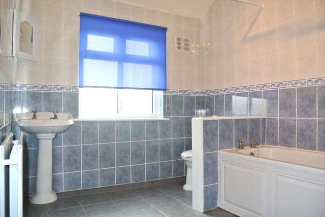  Image of 2 bedroom Semi-Detached house to rent in Harcourt Road Blackpool FY4 at Harcourt Road  Blackpool, FY4 3HW