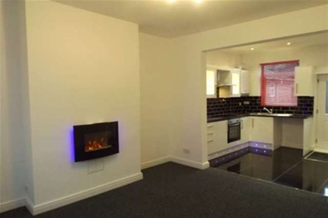  Image of 2 bedroom Terraced house to rent in Hardwick Road Featherstone Pontefract WF7 at Pontefract, WF7 5JA