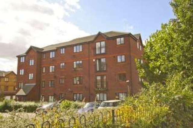  Image of 1 bedroom Flat for sale in Harlinger Street London SE18 at Harlinger Street  Woolwich, SE18 5ST