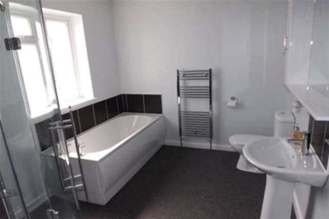  Image of 2 bedroom Semi-Detached house to rent in Ronald Road Harold Wood Romford RM3 at Romford, RM3 0RB