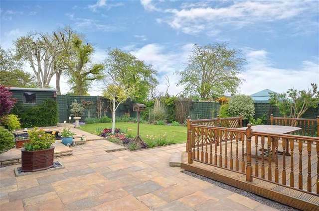 Image of 2 bedroom Bungalow for sale in Hart Plain Avenue Cowplain Waterlooville PO8 at Cowplain Waterlooville Waterlooville, PO8 8PP