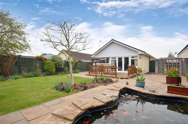  Image of 2 bedroom Bungalow for sale in Hart Plain Avenue Cowplain Waterlooville PO8 at Cowplain Waterlooville Waterlooville, PO8 8PP