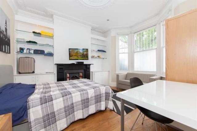  Image of 4 bedroom Terraced house for sale in Hartismere Road London SW6 at London  Fulham, SW6 7UD