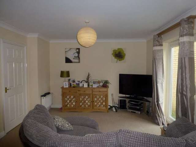  Image of 3 bedroom Terraced house to rent in Headlands Fenstanton Huntingdon PE28 at Fenstanton Huntingdon, PE28 9LP
