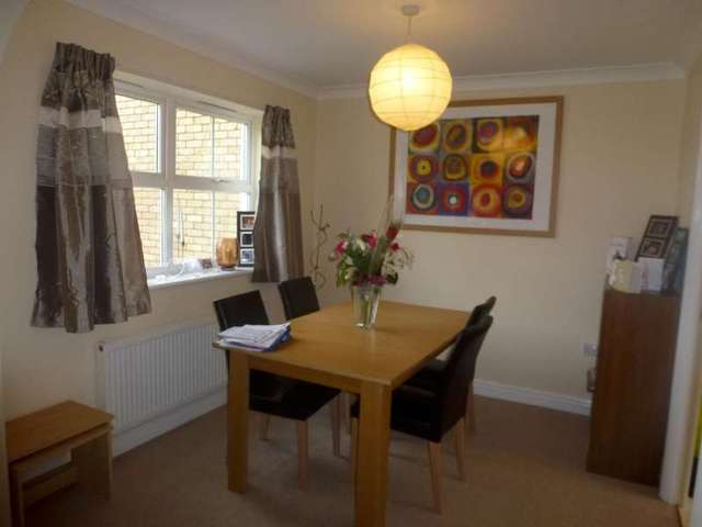  Image of 3 bedroom Terraced house to rent in Headlands Fenstanton Huntingdon PE28 at Fenstanton Huntingdon, PE28 9LP