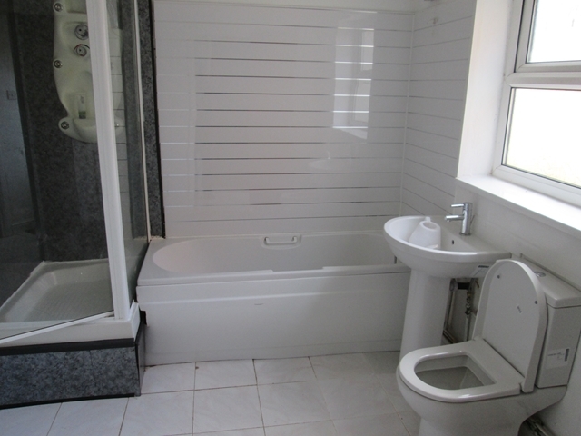 Image of 4 bedroom Terraced house for sale in Hendon Road Sparkbrook Birmingham B11 at Hendon Road Sparkhill Birmingham, B11 4PY