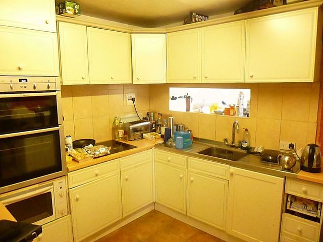  Image of 4 bedroom Semi-Detached house for sale in High Street Harlington Hayes UB3 at High Street Harlington Hayes, UB3 5DG