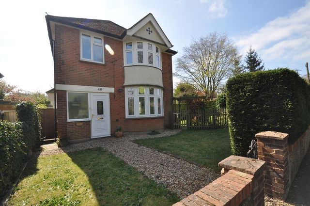  Image of 3 bedroom Detached house for sale in Highgate Lane Farnborough GU14 at Highgate Lane  Farnborough, GU14 8AE