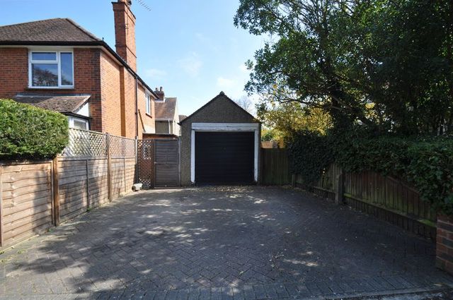  Image of 3 bedroom Detached house for sale in Highgate Lane Farnborough GU14 at Highgate Lane  Farnborough, GU14 8AE