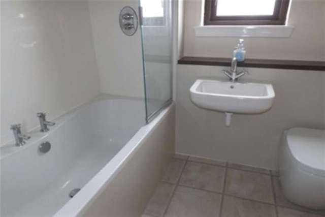  Image of 2 bedroom Flat to rent in Holm Lane East Kilbride Glasgow G74 at Glasgow, G74 1EG