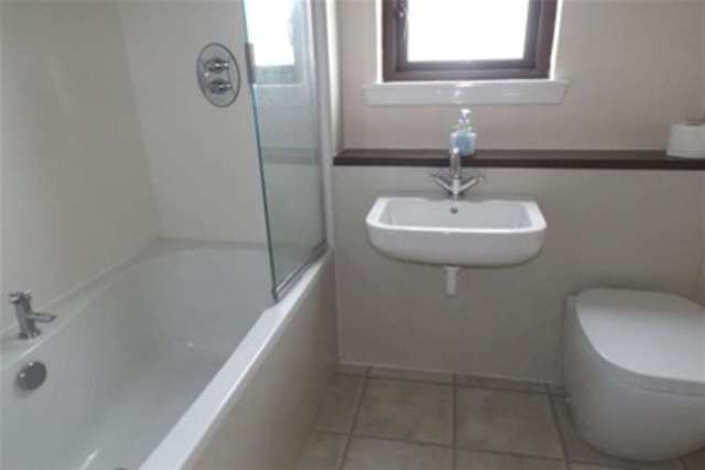  Image of 2 bedroom Flat to rent in Holm Lane East Kilbride Glasgow G74 at Glasgow, G74 1EG